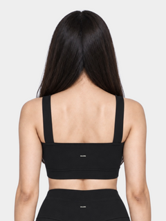 Woman wearing Allure in Black by Gallenn – back view