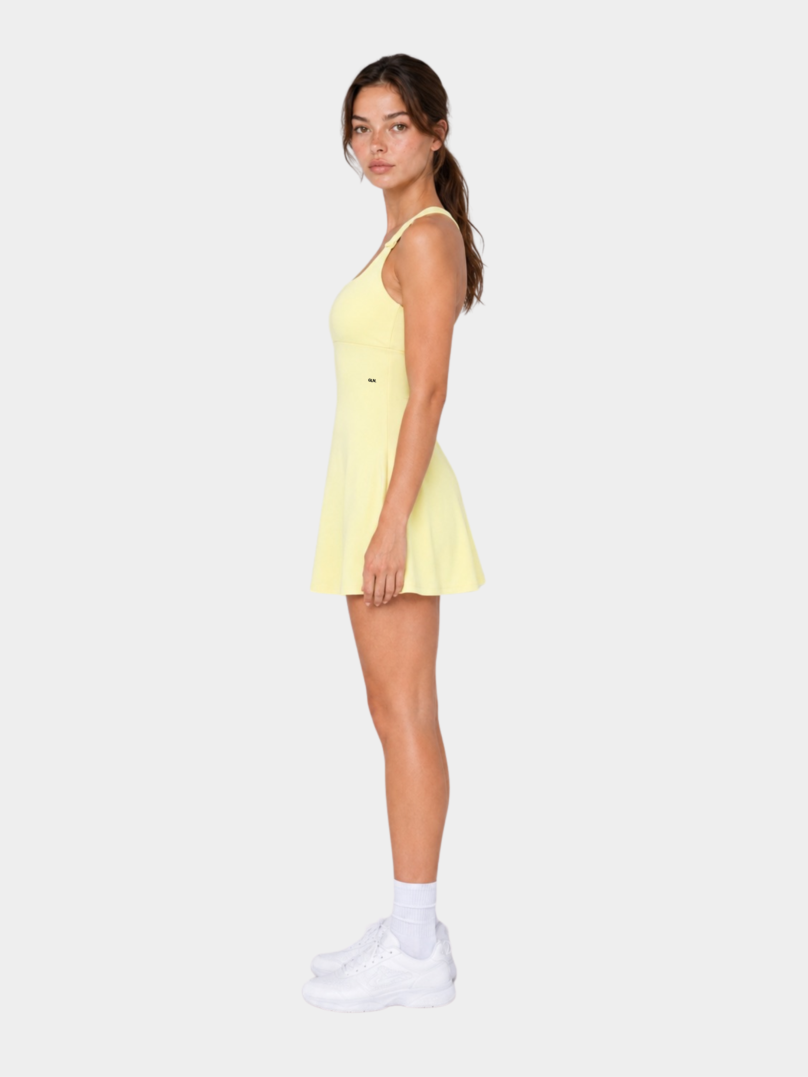 Robe Marceau Butter Yellow – vue de profil portée